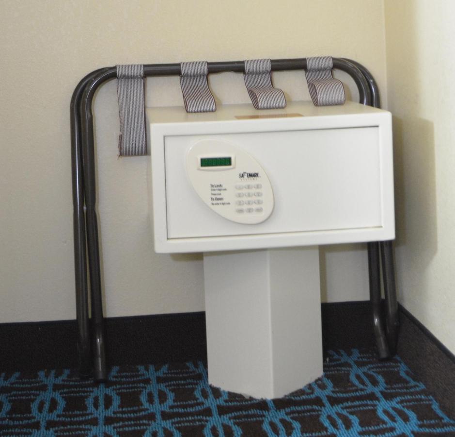Quality Inn & Suites ダブリン エクステリア 写真