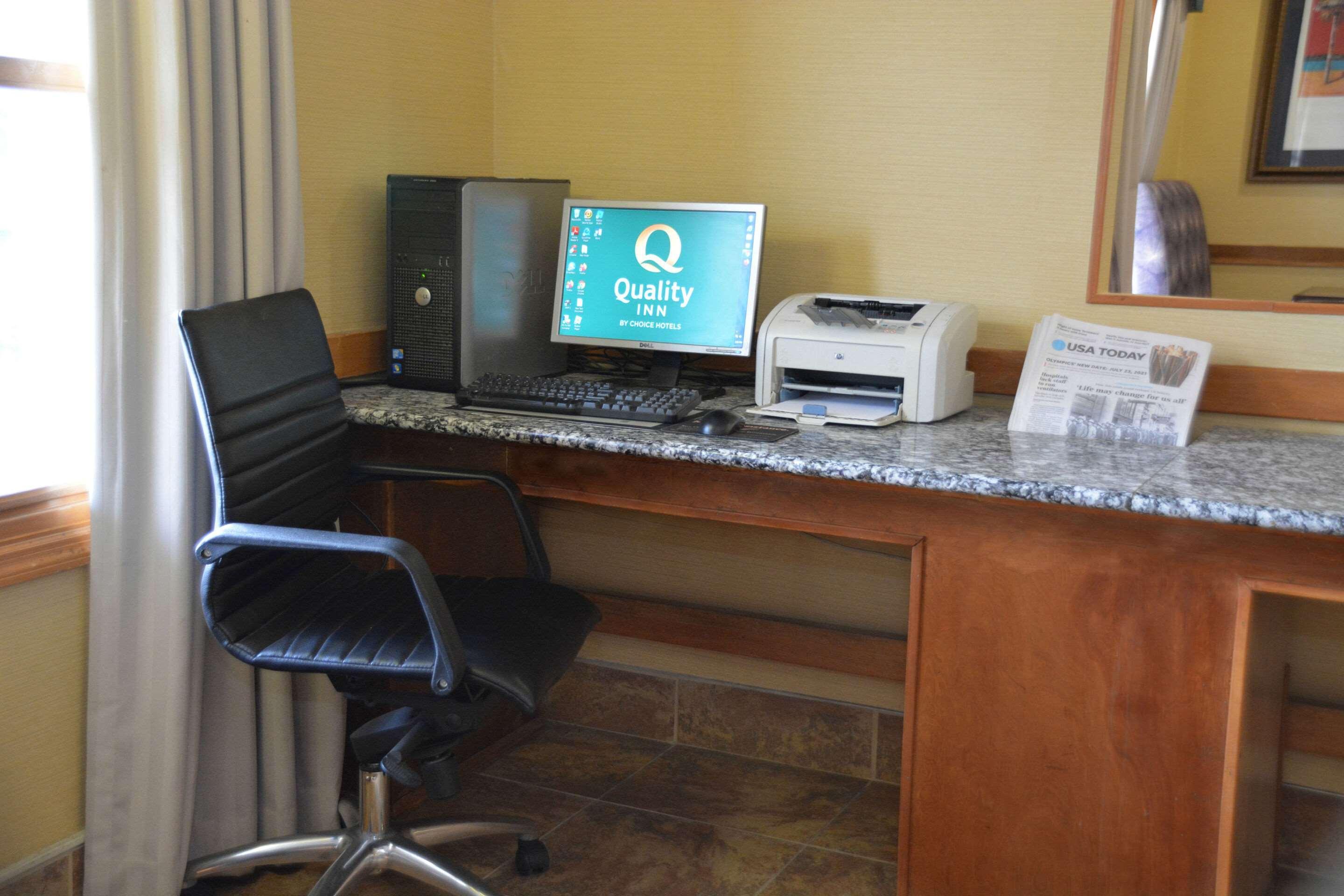 Quality Inn & Suites ダブリン エクステリア 写真