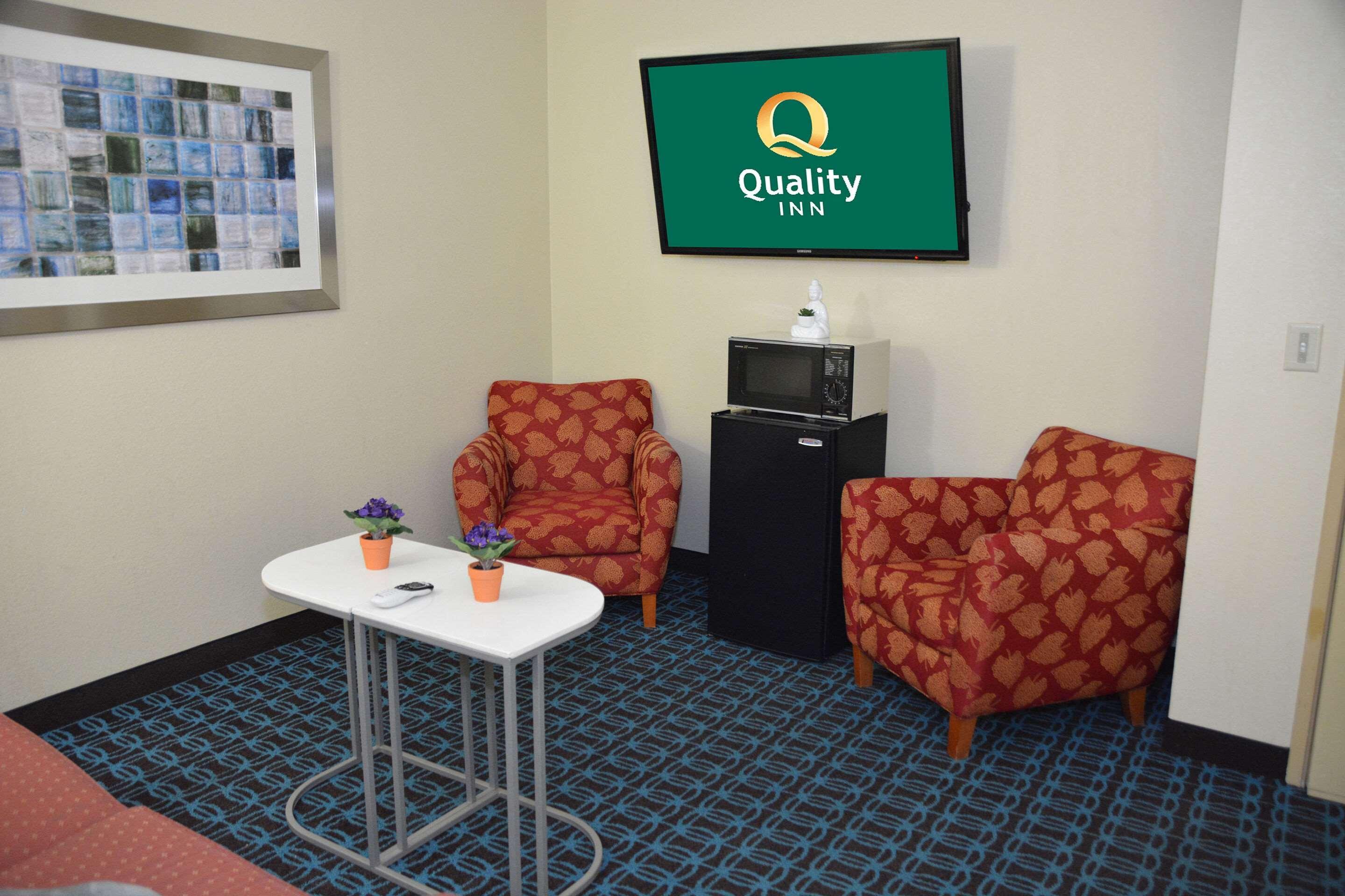 Quality Inn & Suites ダブリン エクステリア 写真